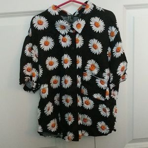 🦄 3/$25 Daisy Button Down Collar Top